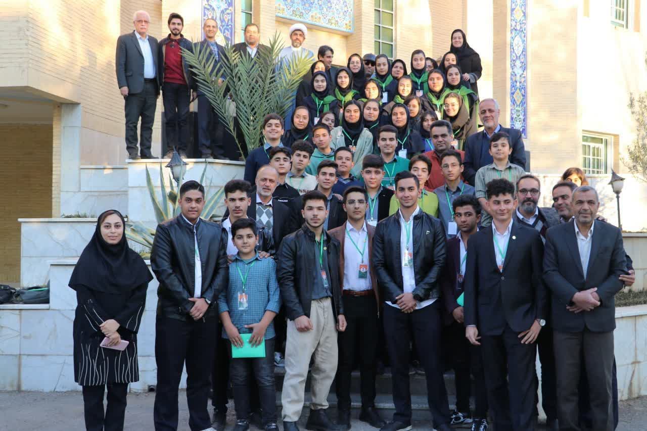 اولین گردهمایی اعضای شورای دانش آموزی