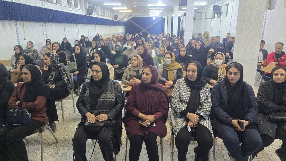 برگزاری جلسه انجمن اولیا و مربیان پایه دهم و یازدهم و دوازدهم