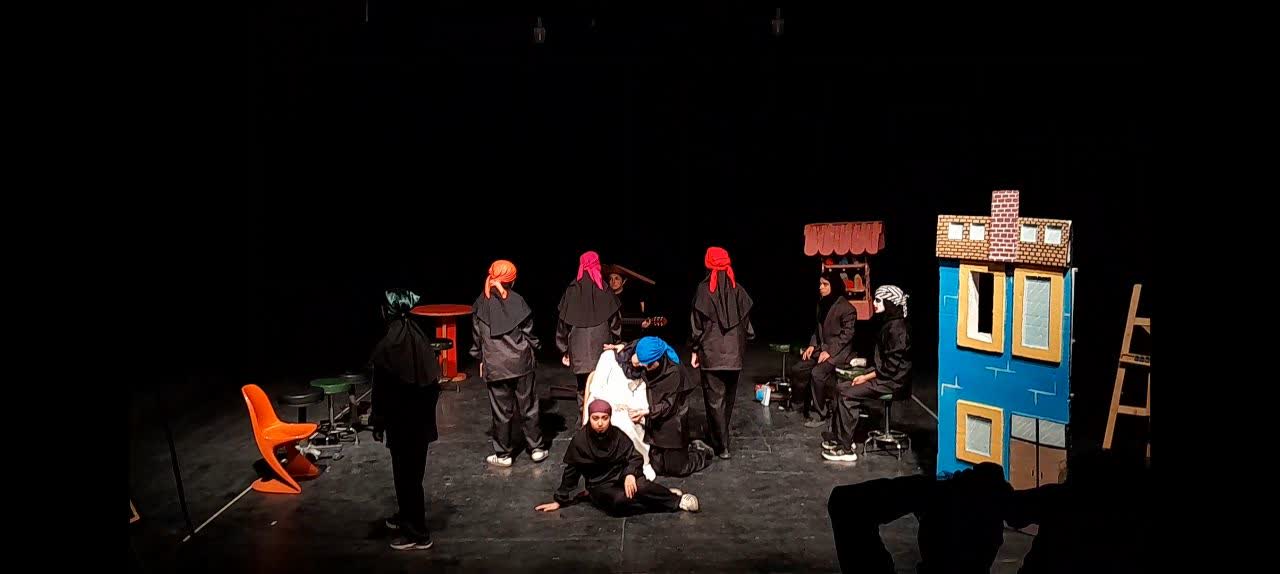 رتبه اول استان در مسابقات تئاتر صحنه ای