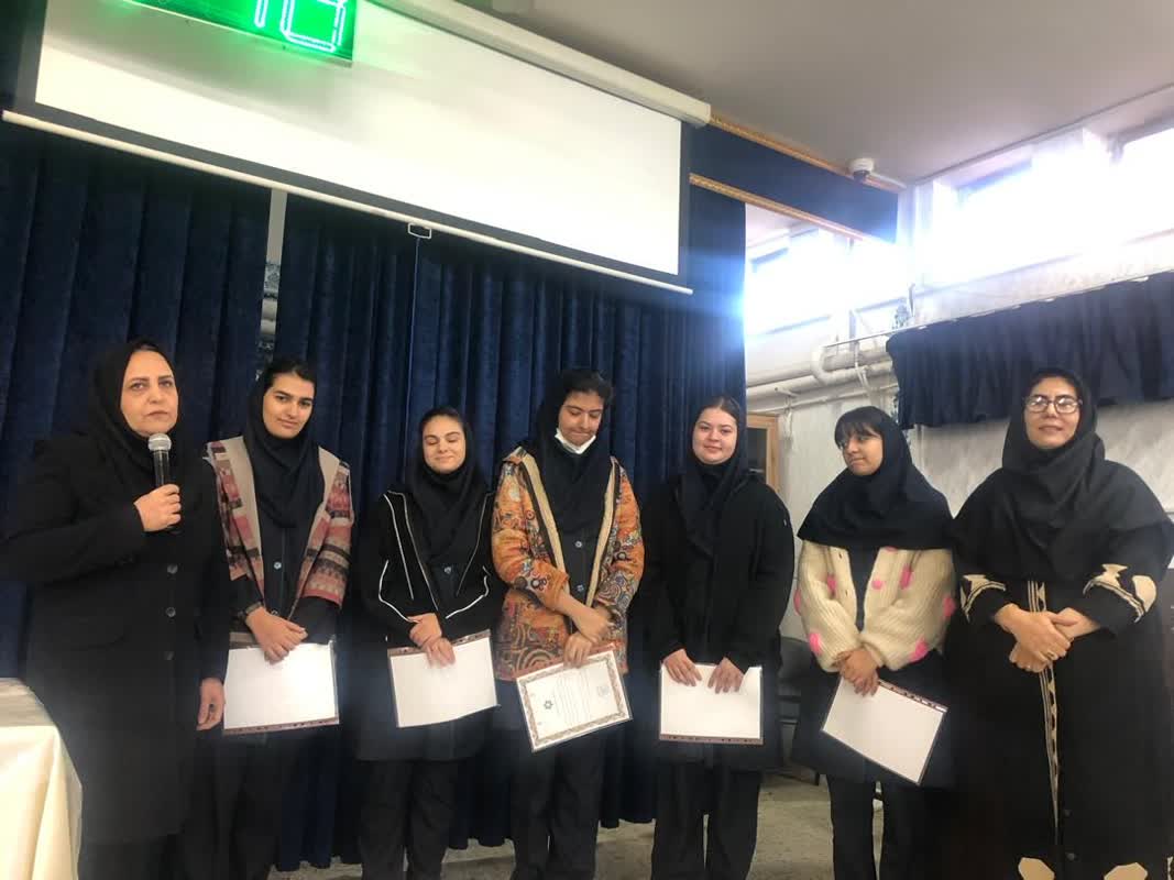 اهدای حکم شورای دانش آموزی