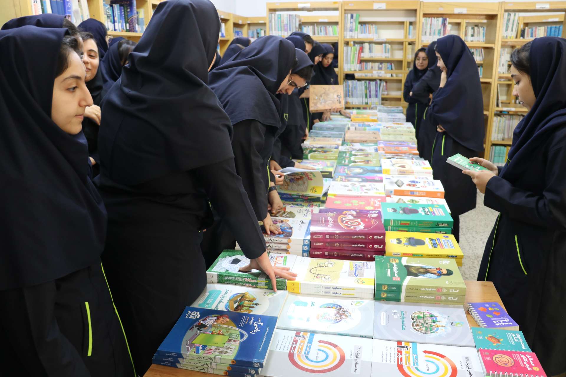 افتتاح نمایشگاه کتاب مدرسه