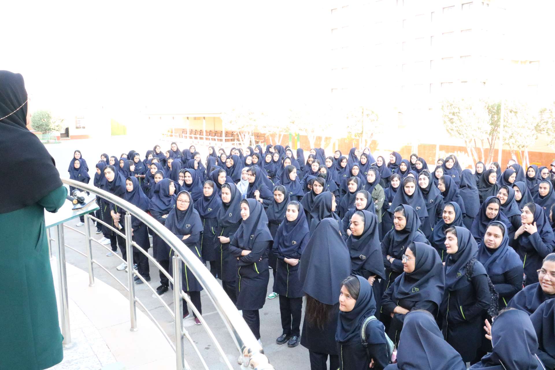 صبحگاه تریبون آزاد