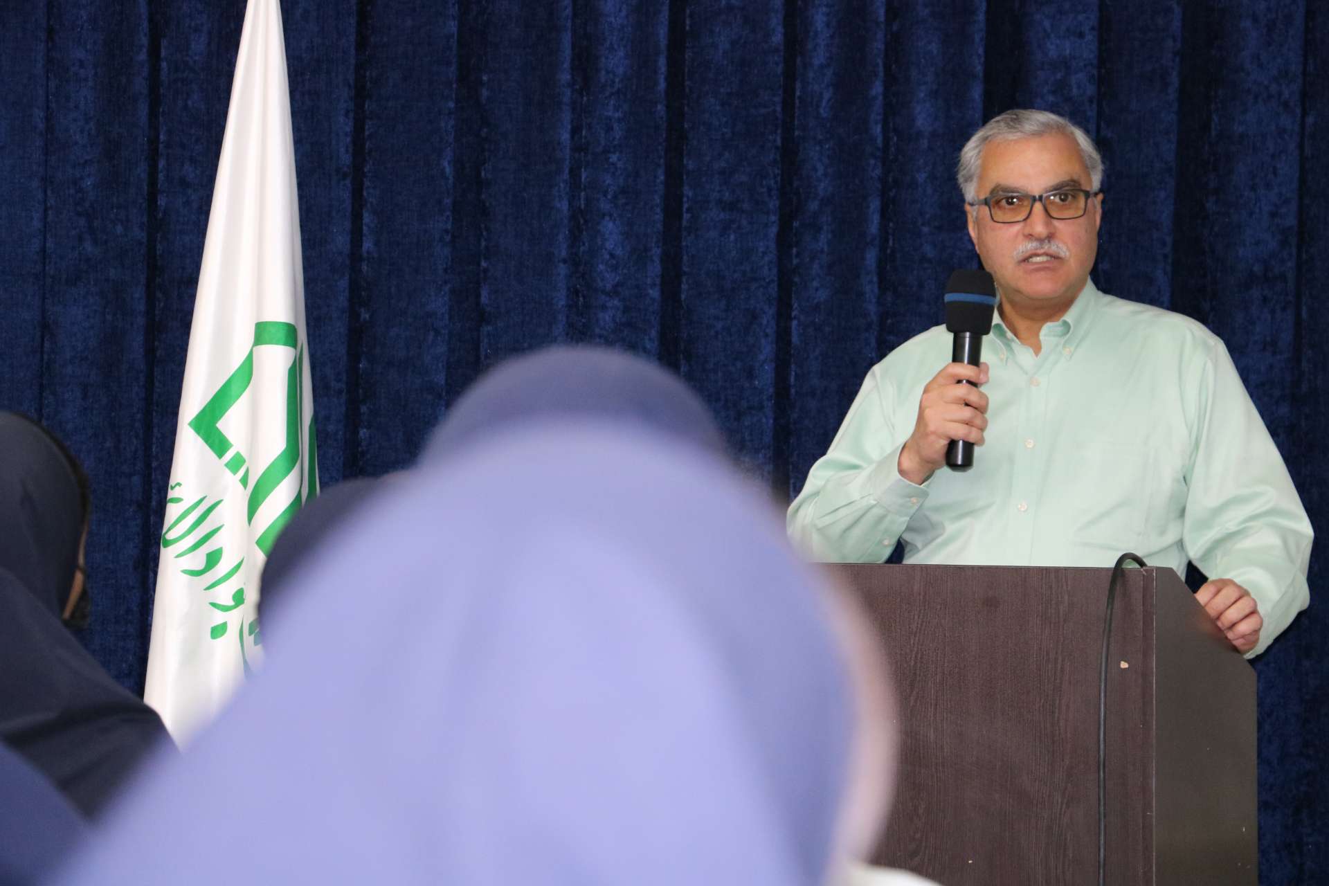 نشست پروفسور اخوان با دانش آموزان