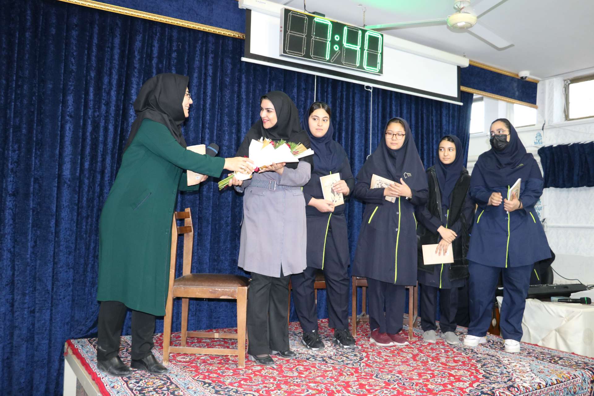 برگزاری مراسمی در صبحگاه به مناسبت روز پرستار