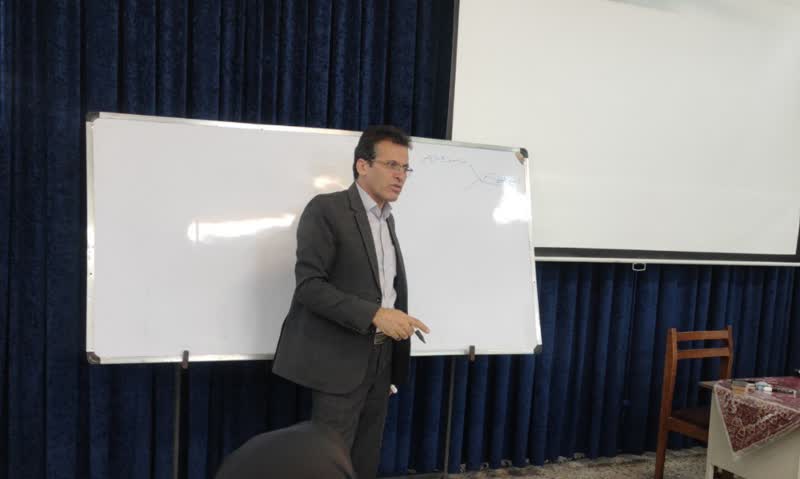 جلسه انجمن اولیا و مربیان پایه دوازدهم با حضور مشاور